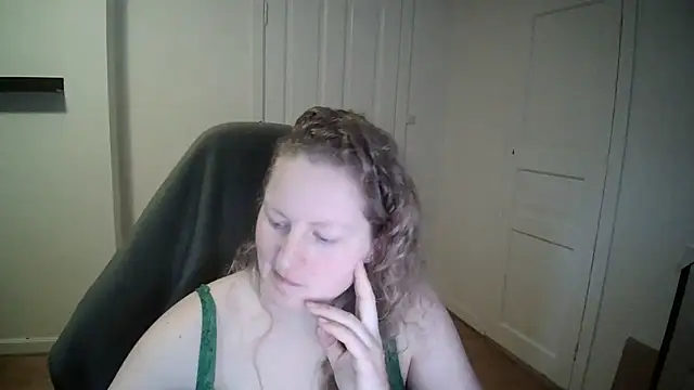 Girlnina-1995 online show from 02/10/25, 12:29