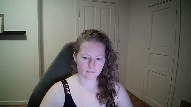 Girlnina-1995 online show from 03/04/25, 09:11