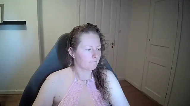 Girlnina-1995 online show from 03/20/25, 10:32