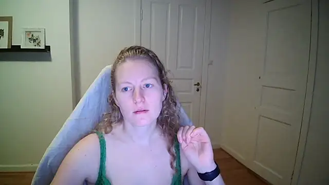 Girlnina-1995 online show from 11/03/25, 07:20