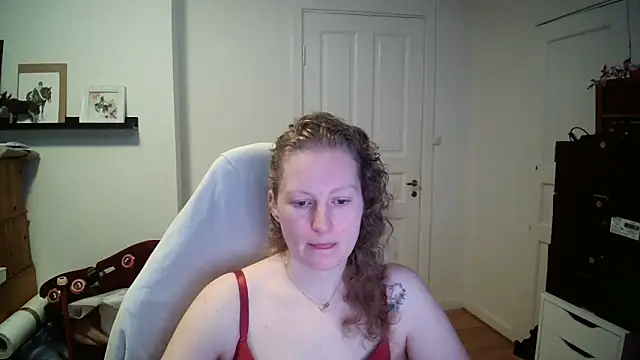 Girlnina-1995 online show from 02/25/26, 10:14