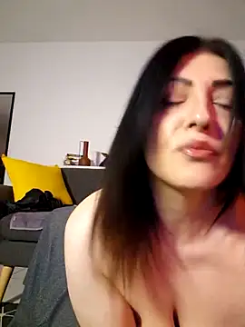 AryaSummersReal online show from 05/12/26, 07:33