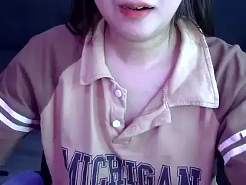 Bee 2k online show from 10/11/25, 04:44