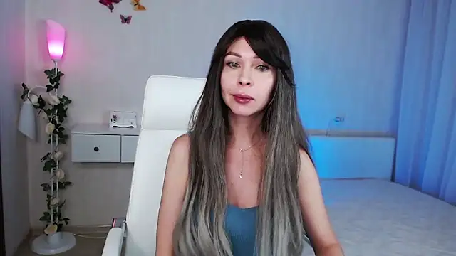 Snapshot of wendifoste chatting on 12/10/24, 10:05 wendifoste online show from 12/10/24, 10:05