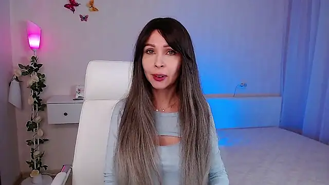 Snapshot of wendifoste chatting on 02/17/25, 05:21 wendifoste online show from 02/17/25, 05:21