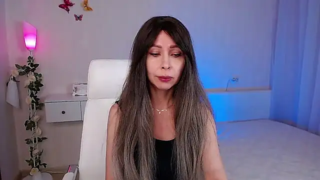 Snapshot of wendifoste chatting on 02/18/25, 05:21 wendifoste online show from 02/18/25, 05:21