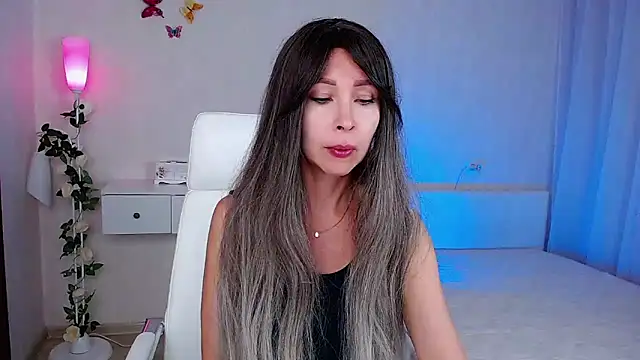 Snapshot of wendifoste chatting on 09/24/25, 06:33 wendifoste online show from 09/24/25, 06:33