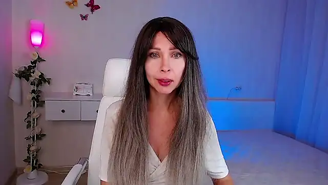 Snapshot of wendifoste chatting on 10/10/25, 05:34 wendifoste online show from 10/10/25, 05:34