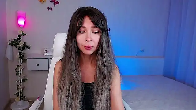 Snapshot of wendifoste chatting on 10/13/25, 01:00 wendifoste online show from 10/13/25, 01:00