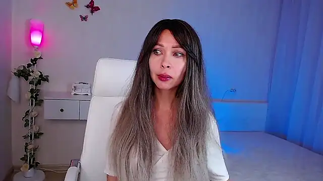 Snapshot of wendifoste chatting on 10/14/25, 05:47 wendifoste online show from 10/14/25, 05:47