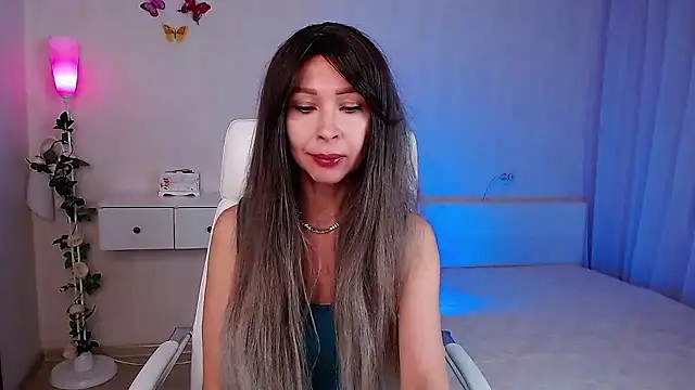 Snapshot of wendifoste chatting on 11/11/25, 06:41 wendifoste online show from 11/11/25, 06:41