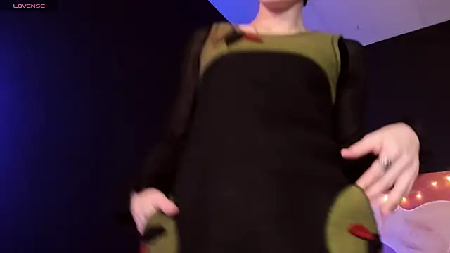 LorenDaze online show from 02/04/25, 01:59