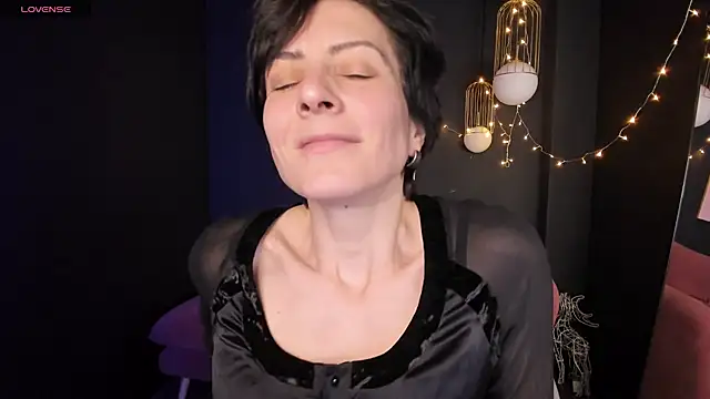 LorenDaze online show from 02/05/25, 02:16