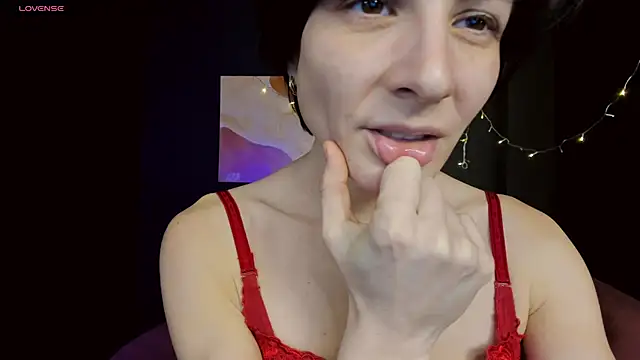 LorenDaze online show from 02/18/25, 05:21