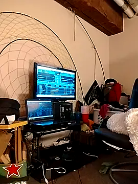 eatmeplease44 online show from 12/17/25, 03:18