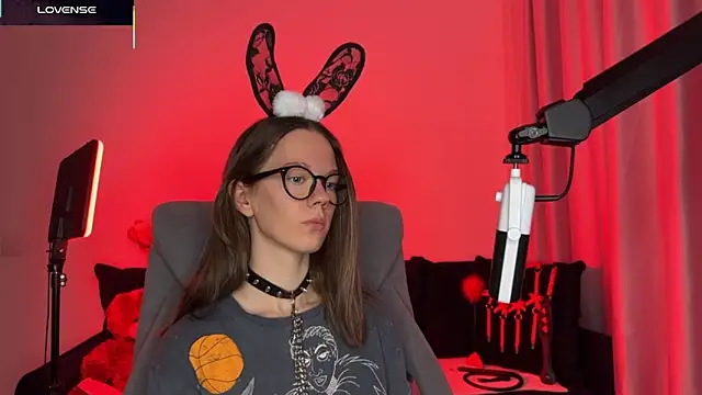 DivineBite online show from 10/18/25, 03:24