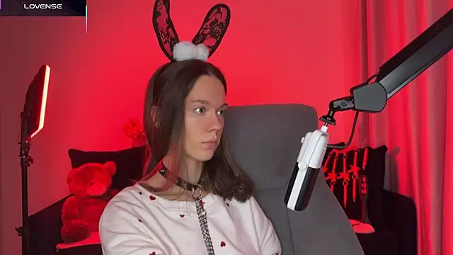 DivineBite online show from 10/29/25, 03:14