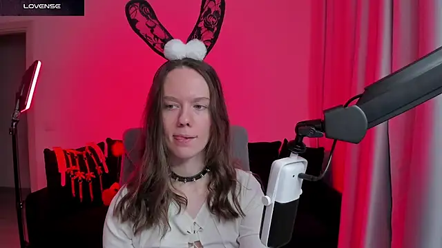 DivineBite online show from 02/06/26, 04:21