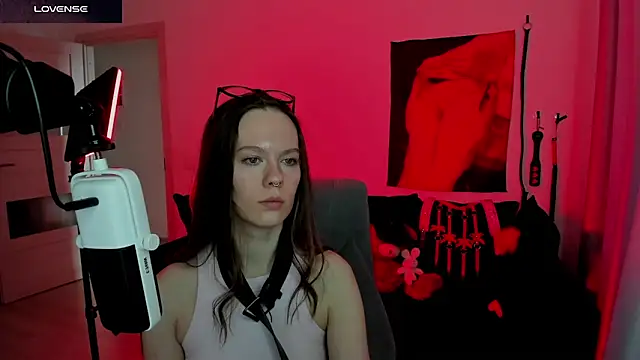 DivineBite online show from 04/11/26, 02:54