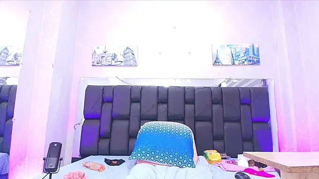  carolina fox online show from 02/11/25, 06:08