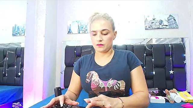  carolina fox online show from 03/20/25, 03:02