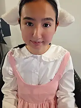 Snapshot of Pinkie_Princes chatting on 07/29/26, 02:48 Pinkie Princes online show from 07/29/26, 02:48