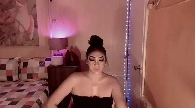 Snapshot of Biancafoxie chatting on 02/11/25, 10:26 Biancafoxie online show from 02/11/25, 10:26