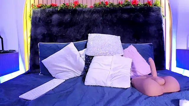 Karlagonzales  online show from 02/21/25, 09:43