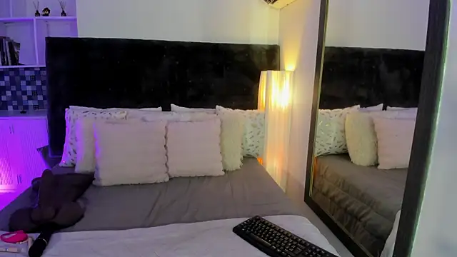 Karlagonzales  online show from 07/02/26, 06:58