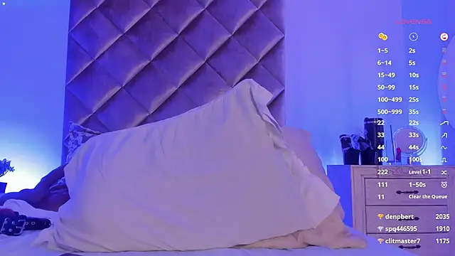 Snapshot of malaia_hills chatting on 02/26/25, 01:43 malaia hills online show from 02/26/25, 01:43