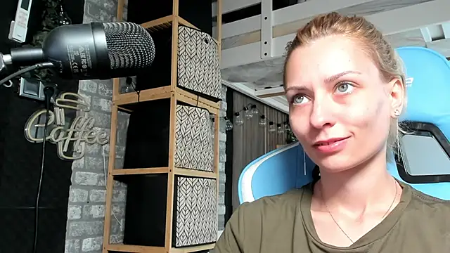 karo123421 online show from 09/13/25, 07:52