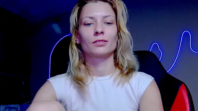 karo123421 online show from 10/13/25, 09:26