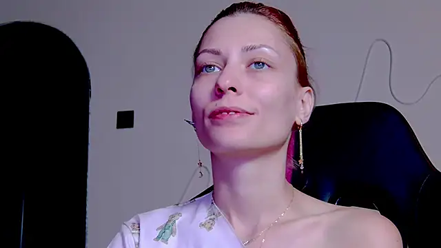 karo123421 online show from 11/19/25, 09:15