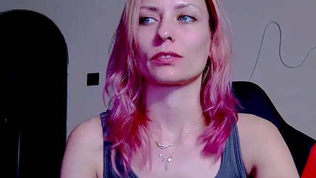 karo123421 online show from 11/24/25, 11:04