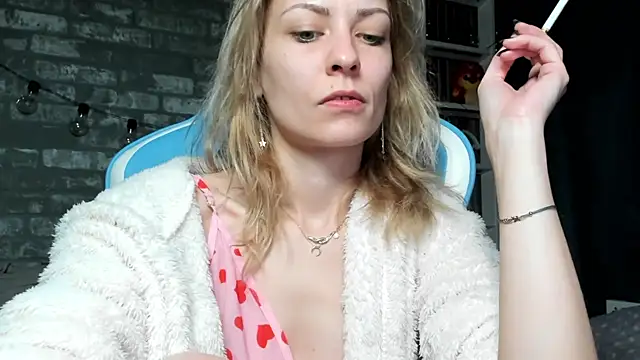 karo123421 online show from 12/16/25, 08:58