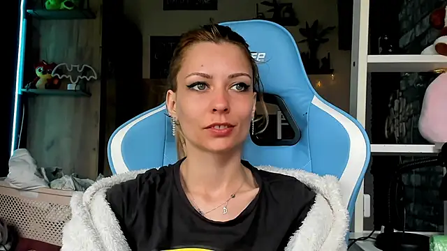 karo123421 online show from 03/16/26, 05:44