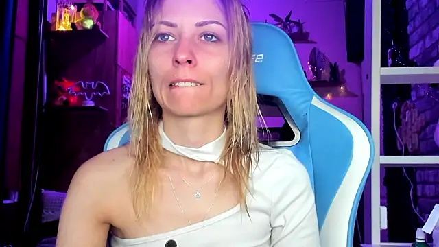 karo123421 online show from 03/22/26, 04:43