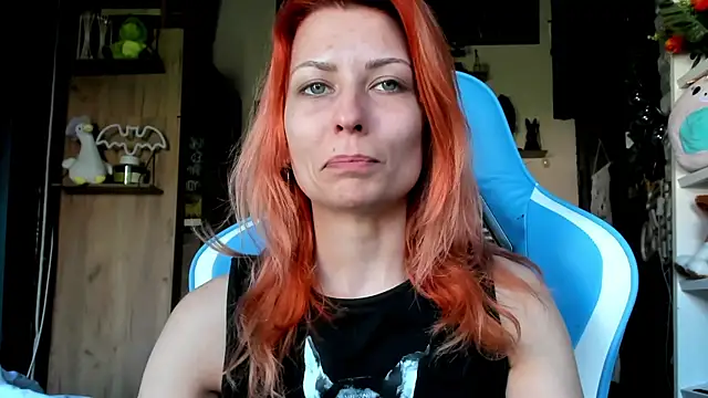 karo123421 online show from 04/15/26, 09:16