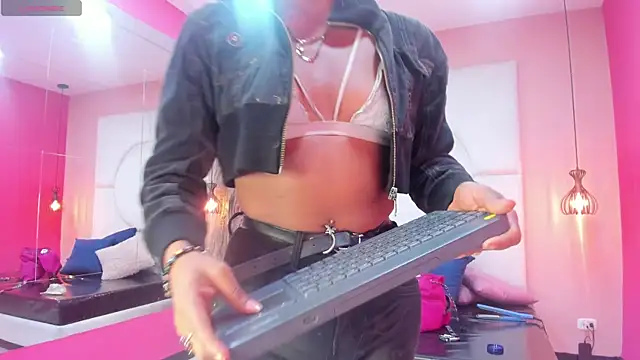 Snapshot of SilvanaCapelli chatting on 01/23/25, 11:26 SilvanaCapelli online show from 01/23/25, 11:26