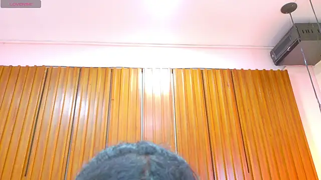 Snapshot of SilvanaCapelli chatting on 11/15/25, 09:54 SilvanaCapelli online show from 11/15/25, 09:54