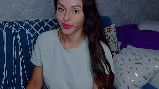Snapshot of Brilliant_Doll chatting on 07/08/26, 03:44 Brilliant Doll online show from 07/08/26, 03:44