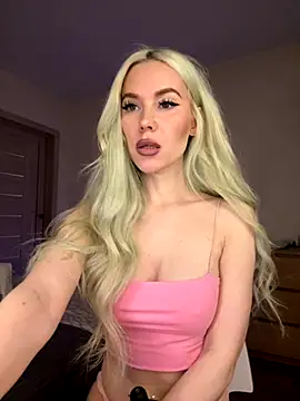 xDinnax online show from 09/28/25, 01:05