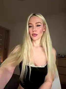 xDinnax online show from 12/14/25, 04:45