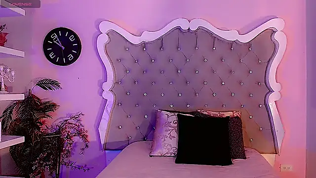 LeyXandrabraz online show from 11/28/25, 07:49