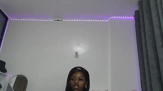 Snapshot of peeky_pinky chatting on 11/05/25, 12:43 peeky pinky online show from 11/05/25, 12:43