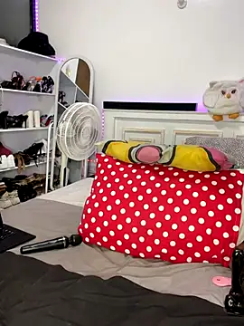 Snapshot of peeky_pinky chatting on 11/13/25, 10:03 peeky pinky online show from 11/13/25, 10:03