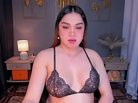 Snapshot of MaxeneCullens chatting on 01/19/25, 04:22 MaxeneCullens online show from 01/19/25, 04:22