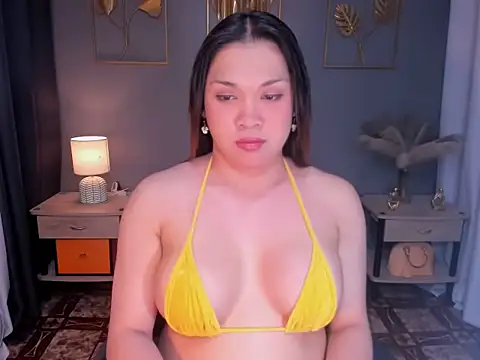 Snapshot of MaxeneCullens chatting on 03/01/25, 06:57 MaxeneCullens online show from 03/01/25, 06:57