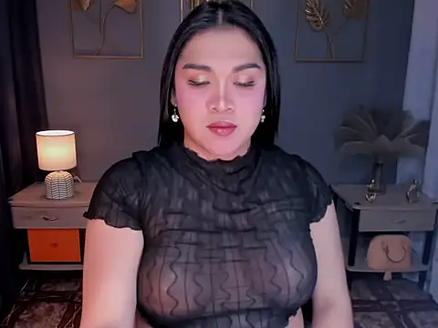 Snapshot of MaxeneCullens chatting on 09/11/25, 05:51 MaxeneCullens online show from 09/11/25, 05:51