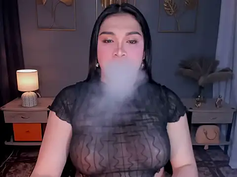 Snapshot of MaxeneCullens chatting on 09/12/25, 06:35 MaxeneCullens online show from 09/12/25, 06:35